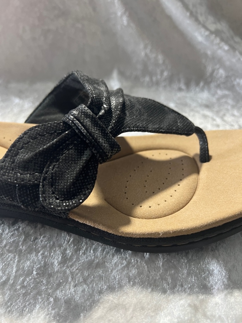 Clarks Black Knot Toe-Post Sandal - Picture 3 of 10